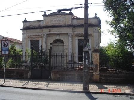 VEREADOR SEGURA APRESENTOU REQUERIMENTO, QUESTIONANDO A POSSIBILIDADE DE EFETUAR, COM URGÊNCIA, TODOS OS REPAROS NECESSÁRIOS À REVITALIZAÇÃO DO PRÉDIO SITUADO NO CRUZAMENTO DAS RUAS VISCONDE DO RIO BRANCO E DR. JOÃO LEITE, " ESCOLA DE MÚSICA MUNICIPAL".
